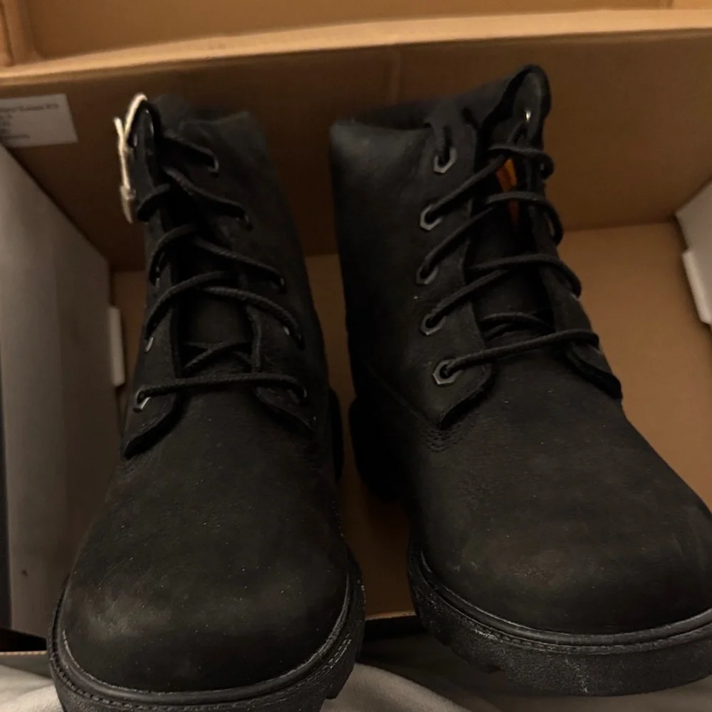 Timberland Kids Black Lace-Up Boots, 1.5 youth